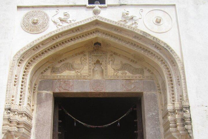 Cult Immersions 3 - Golkonda Fort & Qutb Shahi Tombs Tour 4 hrs