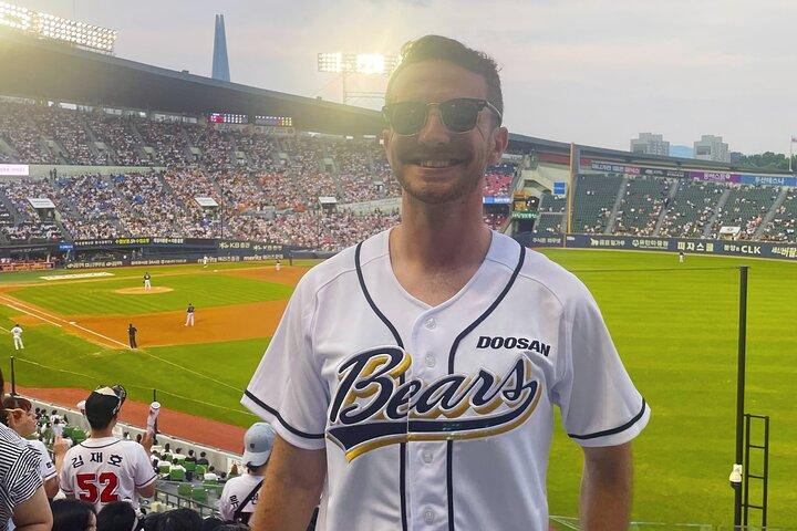 Seoul: Baseball Game Ticket with Dinner/Beer with the host