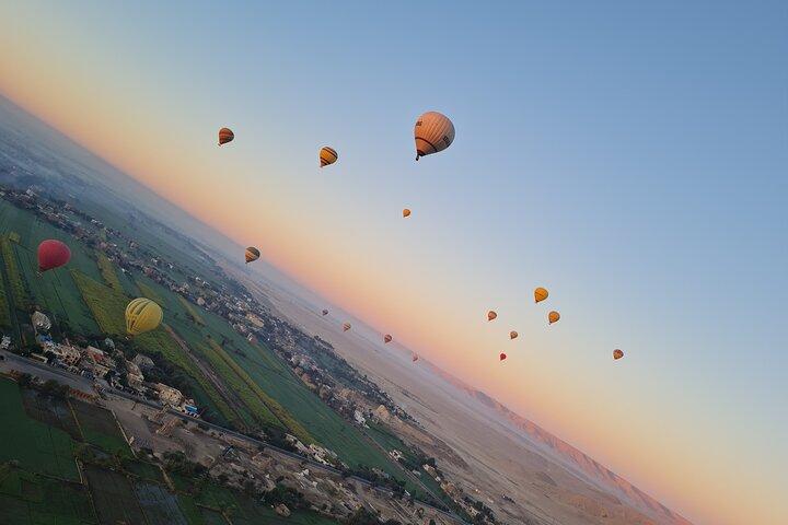 Hot Air Ballon Luxor Early Sunrise