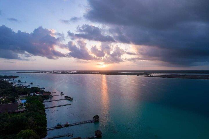 Tour of the Lagoon of Bacalar on pontoon -Collective-