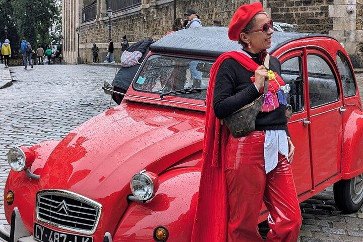 Guided and Private Tour of 3 hours through Paris aboard a Citroën 2cv