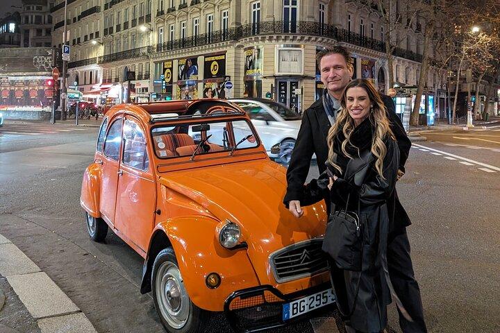 Guided and Private Tour of 3 hours through Paris aboard a Citroën 2cv