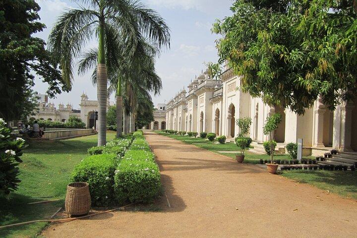 Cult Immersions 2 - Charminar & Chowmahallah Palace Private Tour