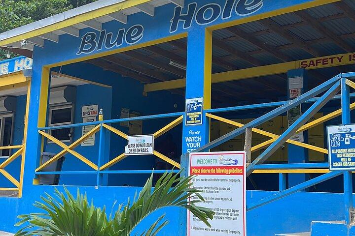 Private Tour to Dunns River and Blue Hole from Montego Bay