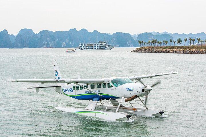 From Hanoi: Halong Bay by Scenic Seaplane and Luxury Day Cruise
