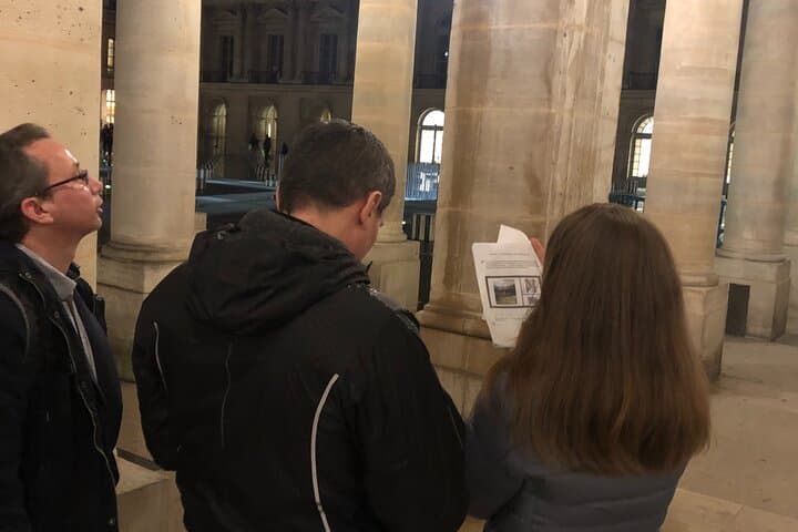 Explore the Covered Passages of Paris with a track game