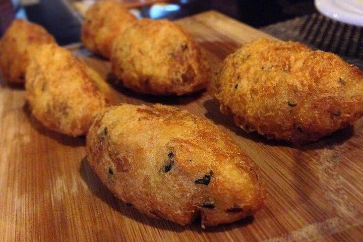 Private food tour gastronomy in lisbon with Ten tastings