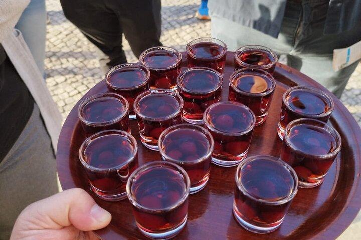 Private food tour gastronomy in lisbon with Ten tastings