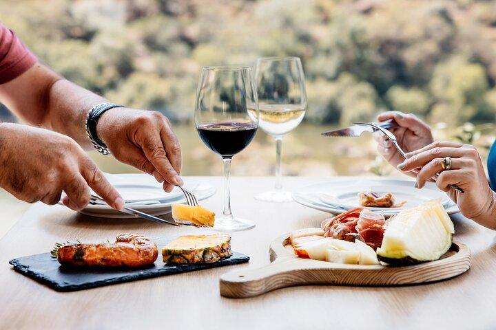 Porto - Douro Valley: Boat, Train, Wine Tasting & Lunch Included