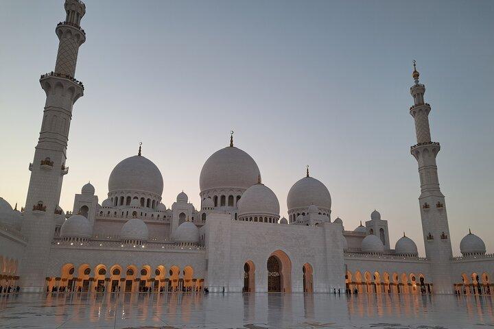 Private Vehicle Full Day Abu Dhabi With Driver