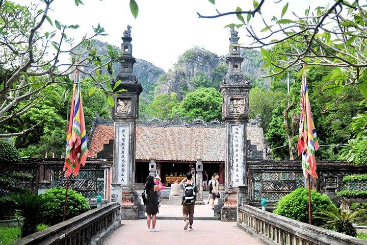 1 Day Ninh Binh Tour (Hoa Lu - Tam Coc - Mua Cave)
