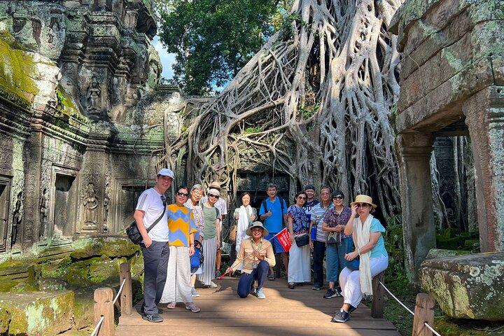 Full Day Small Group Tour & Sunset in Angkor Area from Siem Reap