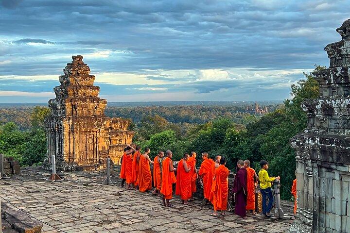 Full Day Small Group Tour & Sunset in Angkor Area from Siem Reap