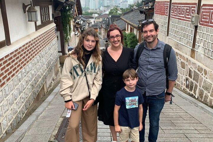Seoul Like a Local: Private & Personalized Experience (2-3 hours)