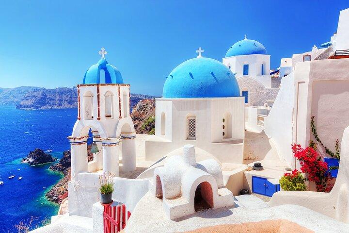 Private Custom Land Tour in Santorini with a Local