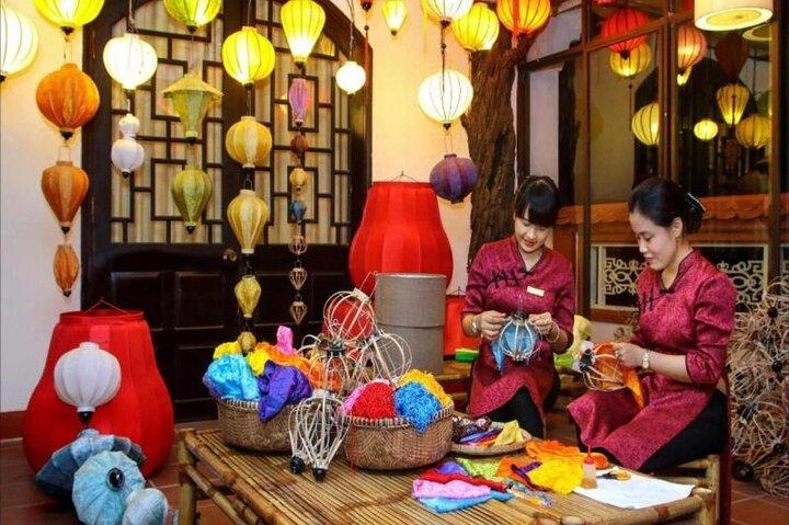 Small Group Lantern Making Experience in Old Town of Hoi An