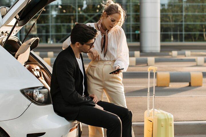 Dubai: Private Airport Transfer to Hotel
