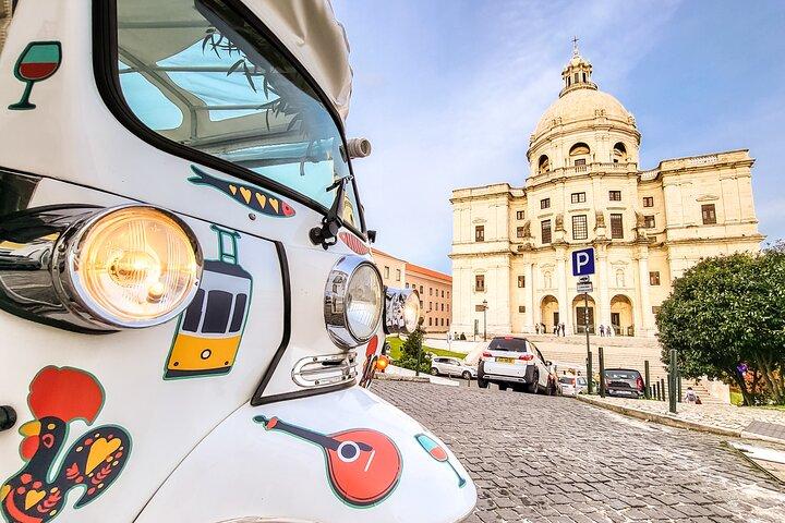 Lisbon tour Oldtown & Viewpoints on a tuktuk