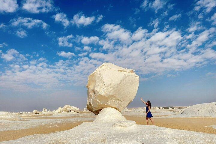 White Desert Safari & Djara Cave Camping – 4 Days / 3 Nights