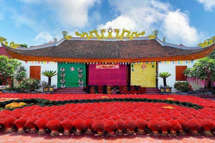Quang Phu Cau Incense and Duong Lam Ancient Village Private Tour