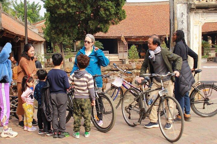 Hanoi: Duong Lam Ancient Village & Traditional Craft Private Tour