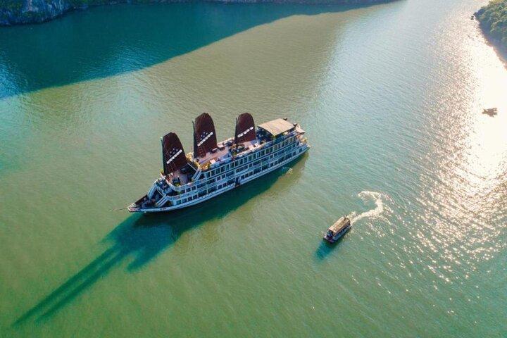 Arcady Deluxe Cruise 3d2n Ha Long & Lan Ha Bay Trip from Hanoi