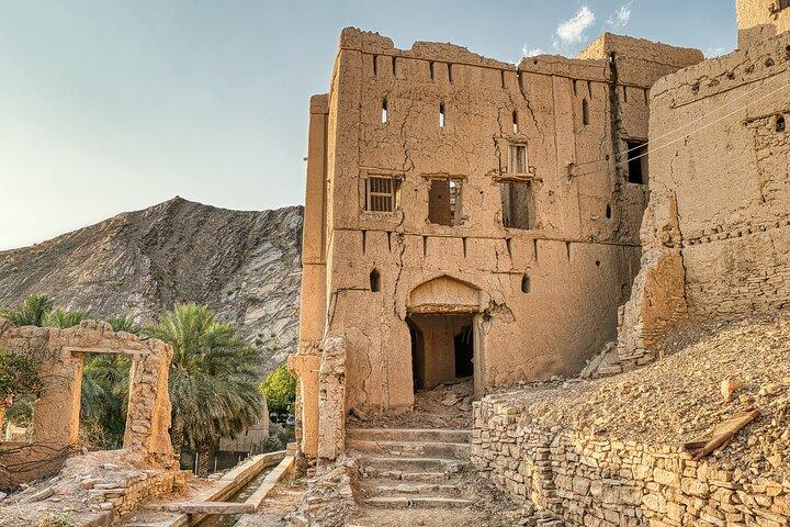 Enjoy the beauty of Fanja, Samail، Izki & Nizwa on a special trip
