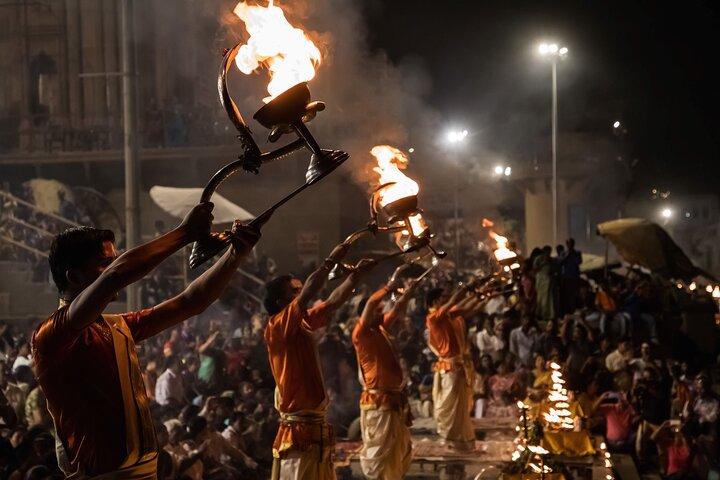 Varanasi Landmark Evening City Tour - Aarti, Boating & Witnessing the GOD