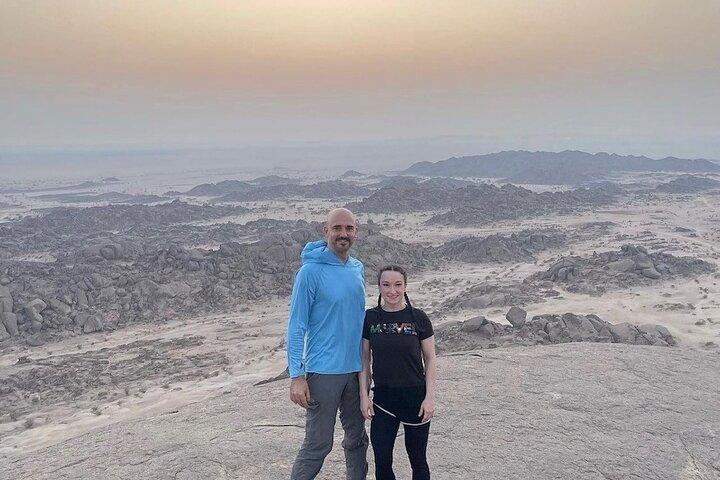 4 Hours Charming Moon Valley Hike Experience in Jeddah