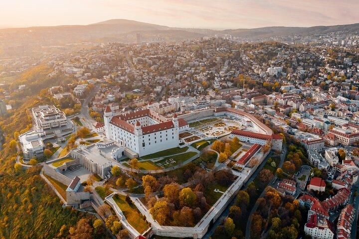 Private transfer from Budapest to Prague with a Sightseeing stop in Bratislava