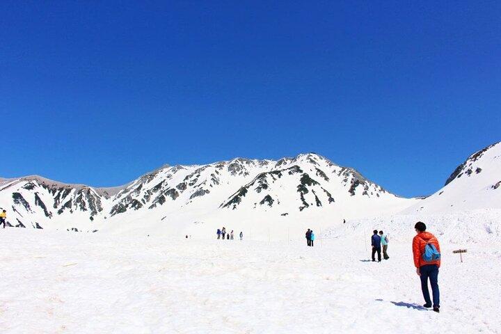 Day Tour from Kanazawa OR Toyama: Snow Wall and Mysterious Valley