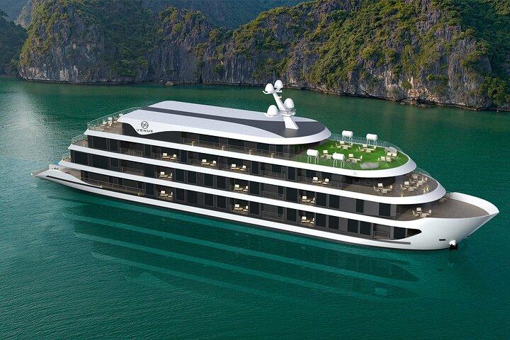 Lan Ha Bay for 3 Days and 2 Nights from Hanoi