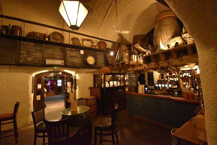 London: Private Historic Pubs Walking Tour