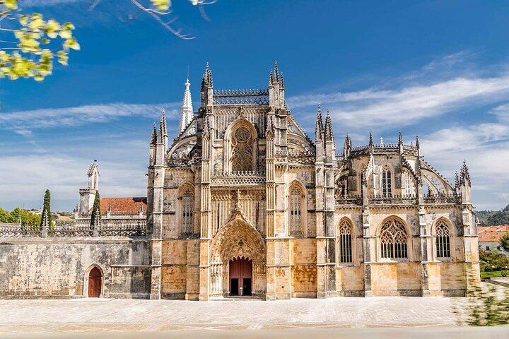 Full Day Tour in Fatima Nazaré and Obidos