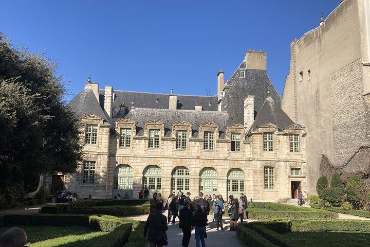 Small Group Marais/Place des Vosges Walking Tour -10 people max