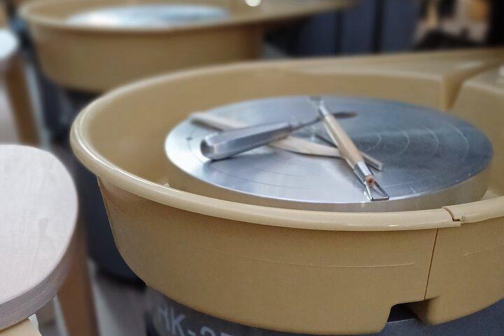 Guided Pottery Workshop on a Turntable in Choorstraat
