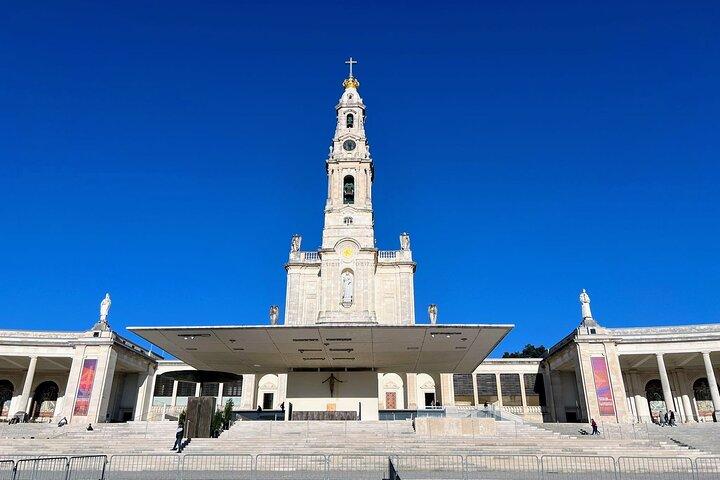 Fatima Private Tour: Shrine, Sacred Way & Shepherds’ Hometown