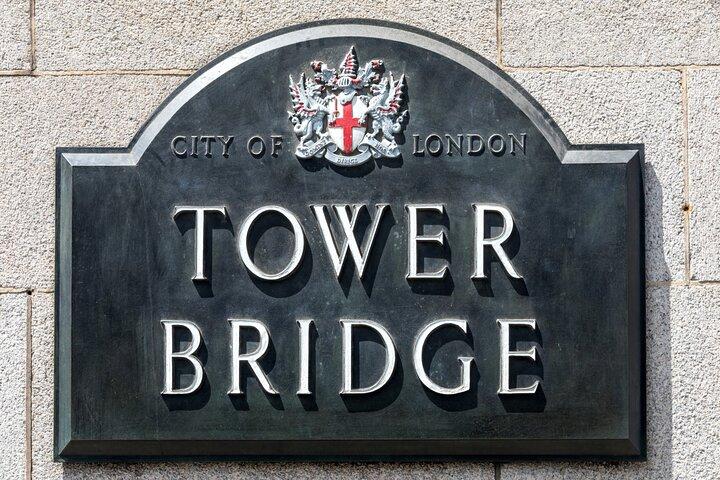 Skip-the-line Tower Bridge and Tower of London Private Tour