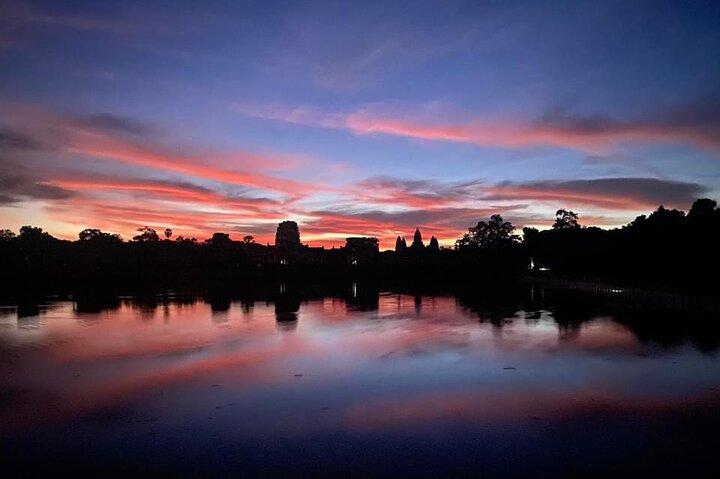 Angkor Wat Sunrise and Angkor Thom Sunset Tour