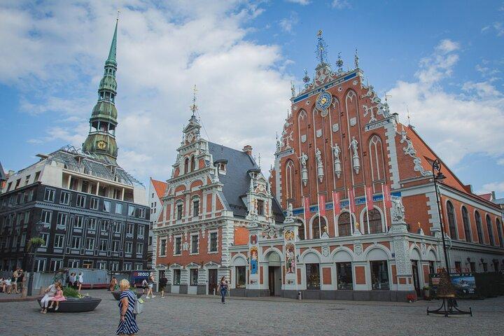 Old Riga walking tour with a local