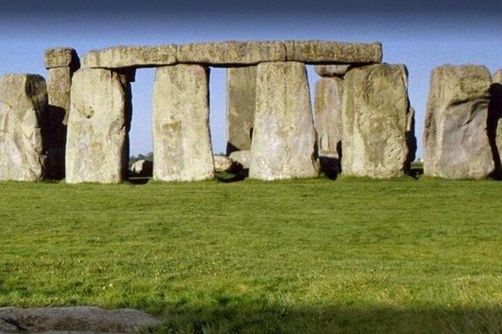 Private Transport from London to Southampton via Stonehenge