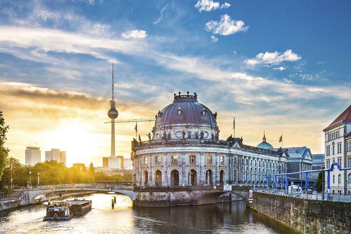 4 Hours Berlin Private Tour with Hotel Pickup and Drop Off
