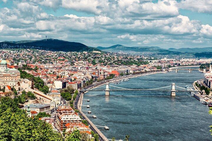 NEW! Private Customed Tour in Budapest for 4 hours by Car