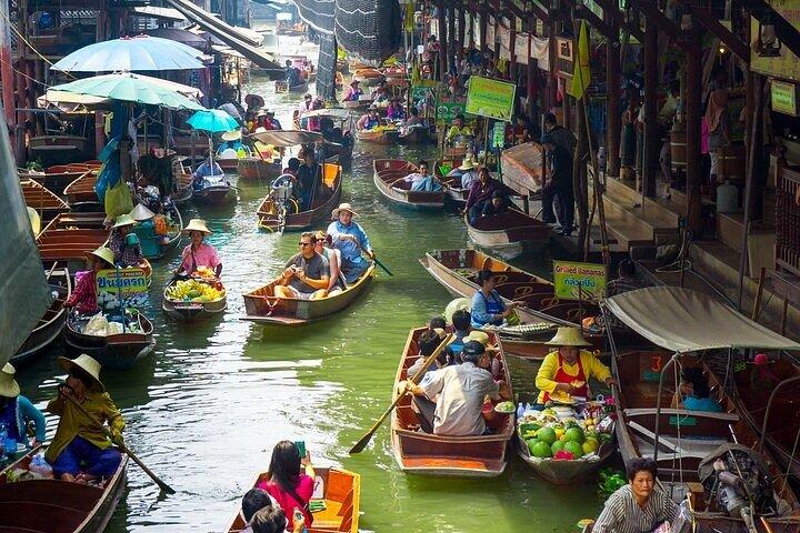 Maeklong Railway Market & Damnoen Saduak Market Paddle Boat Tour