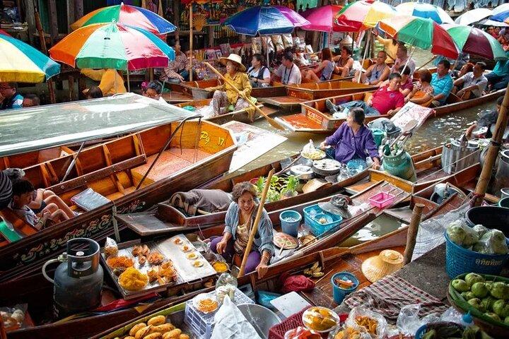 Maeklong Railway Market & Damnoen Saduak Market Paddle Boat Tour