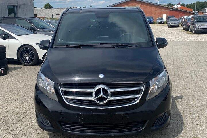 Beauvais Airport (BVA) to Paris City Private Transfer