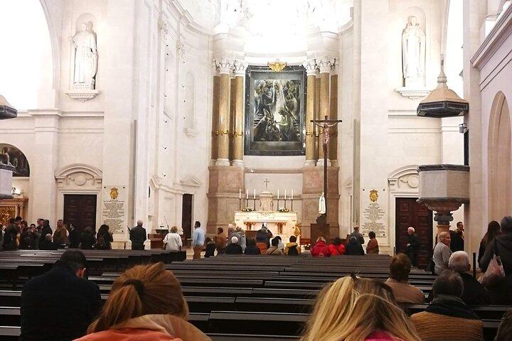 From Lisbon: Private Fátima, Nazaré Big Waves and Óbidos Tour