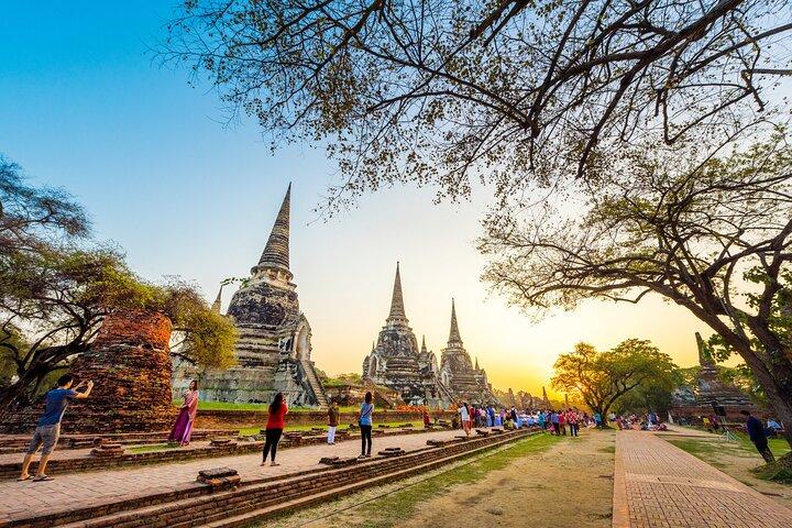 Ayutthaya Sunset Tour: UNESCO Temples & Peaceful Sunset Cruise