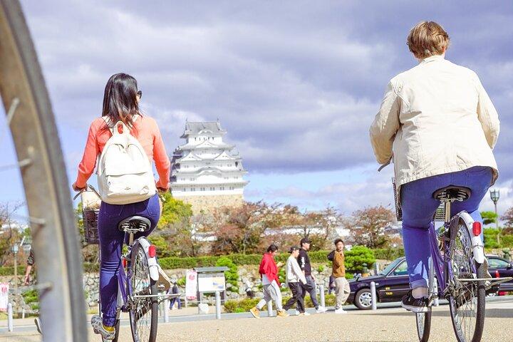 Himeji Castle Easy Bike Tour: Samurai History, Garden & Matcha