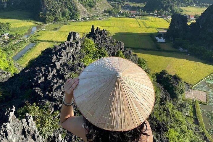 Day Tour Ninh Binh from HaNoi with Tam Coc /Trang An $ Mua Cave